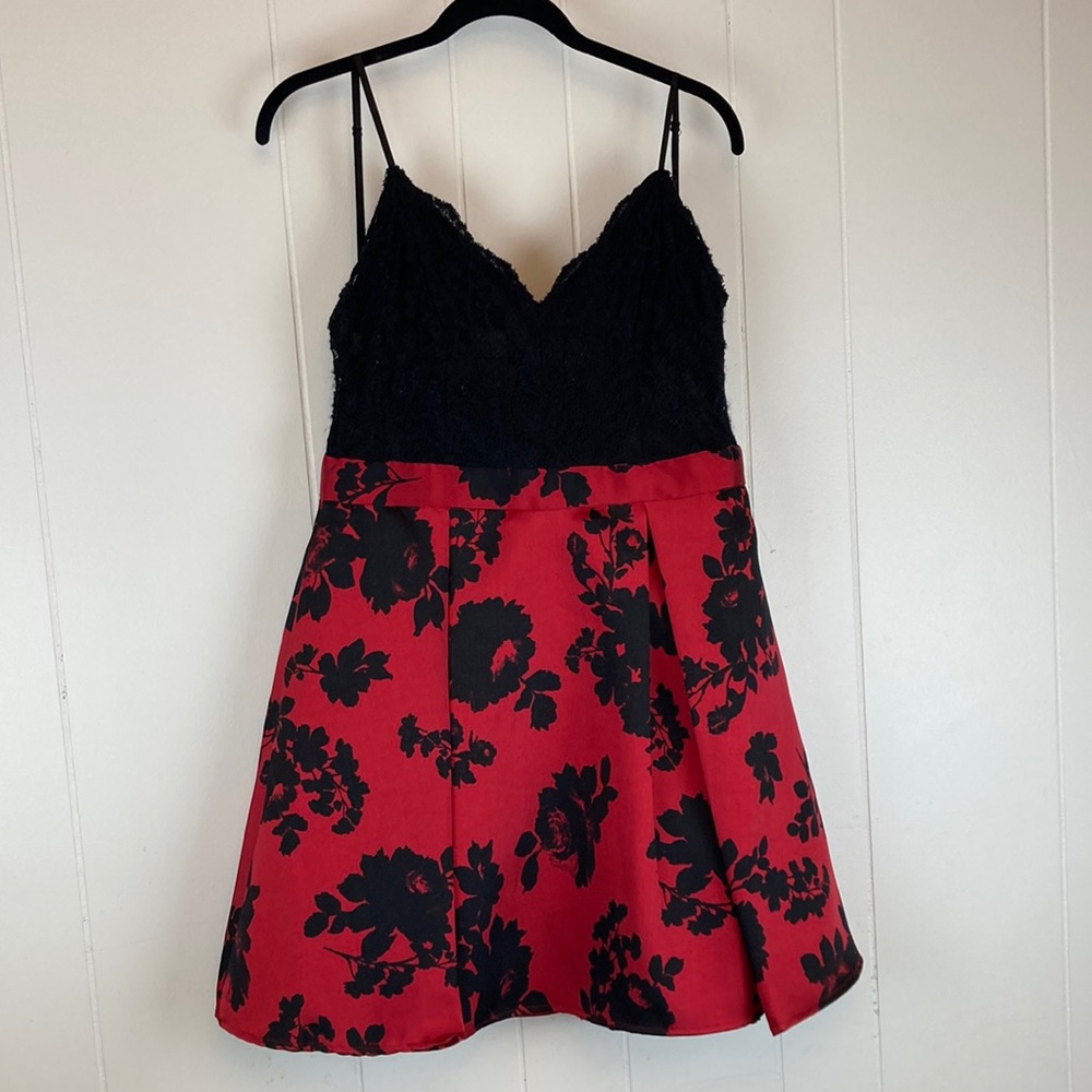B Darlin formal lace red and black floral spaghetti strap dress. Junior 15/16.